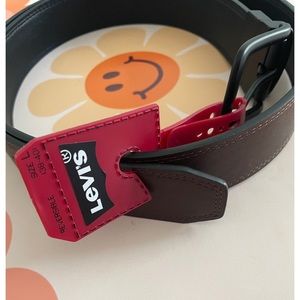 Levi’’s Mens reversible black/brown belt